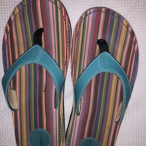 Privo turquoise flip flops size 9